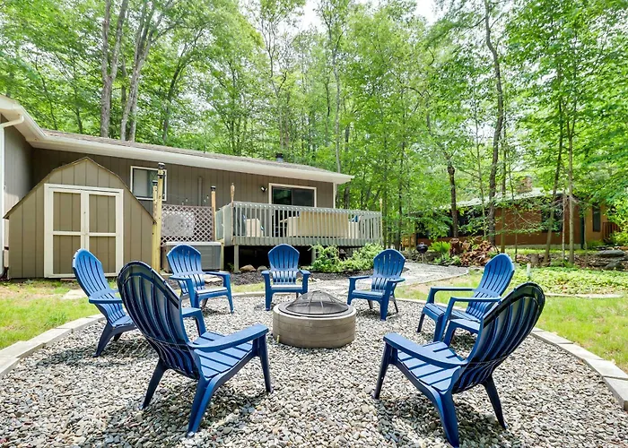 Cozy Gouldsboro Home With Fire Pit In Big Bass Lake!