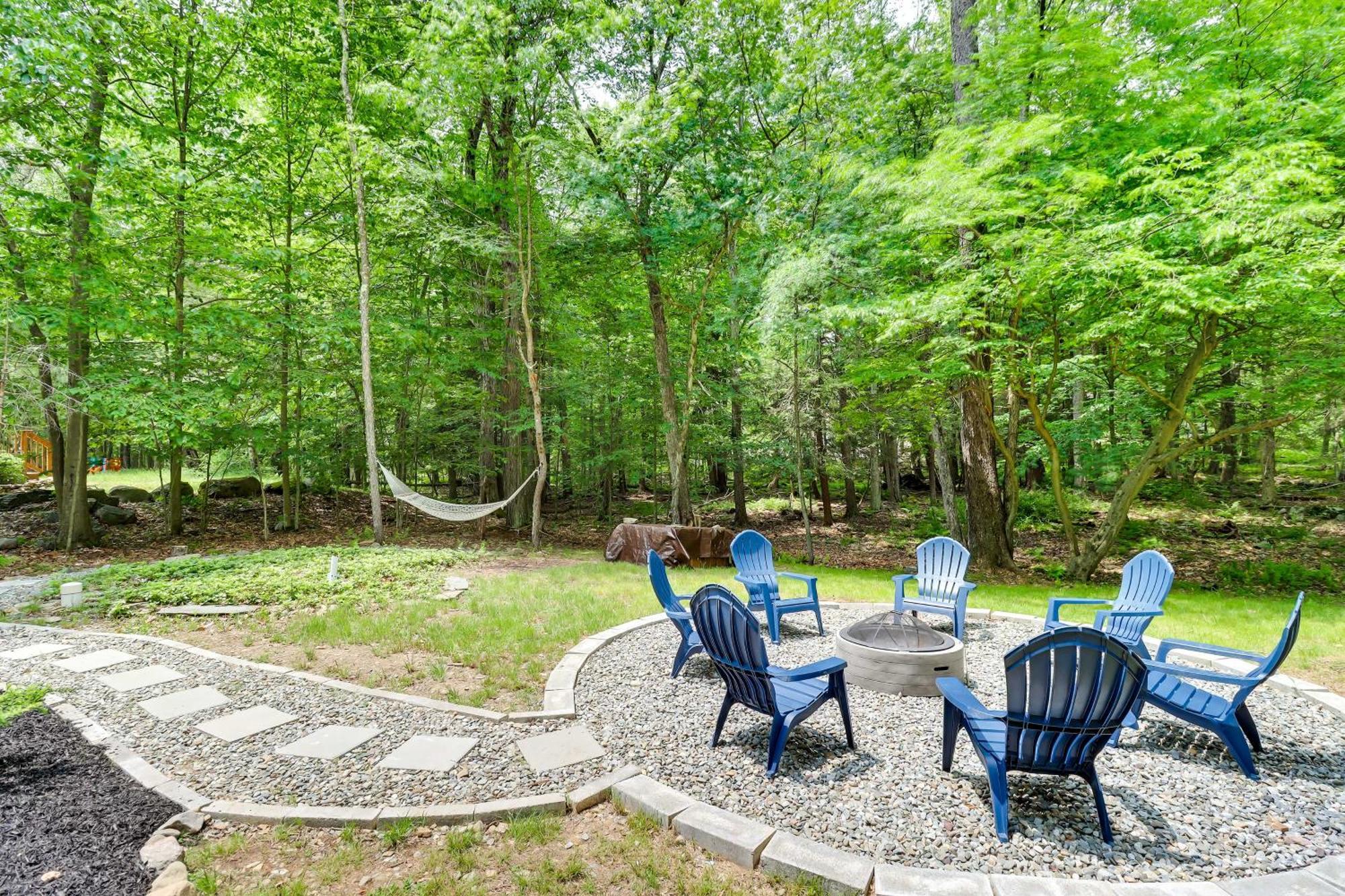 Holiday home Cozy With Fire Pit In Big Bass Lake! *